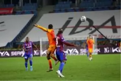 Galatasaray, Trabzonspor'u 2-0 mağlup etti Galatasaray, Trabzonspor'u 2-0 mağlup etti