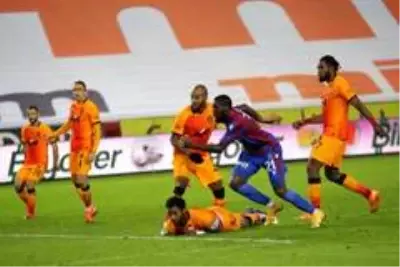 Galatasaray, Trabzonspor'u 2-0 mağlup etti Galatasaray, Trabzonspor'u 2-0 mağlup etti