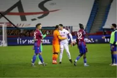 Galatasaray, Trabzonspor'u 2-0 mağlup etti Galatasaray, Trabzonspor'u 2-0 mağlup etti