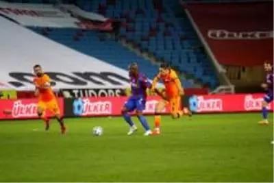 Galatasaray, Trabzonspor'u 2-0 mağlup etti Galatasaray, Trabzonspor'u 2-0 mağlup etti