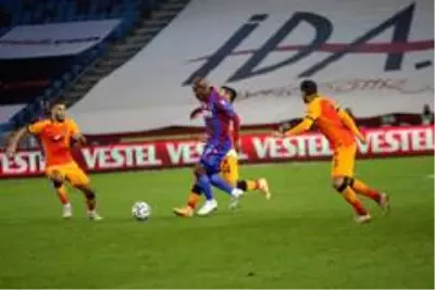 Galatasaray, Trabzonspor'u 2-0 mağlup etti Galatasaray, Trabzonspor'u 2-0 mağlup etti