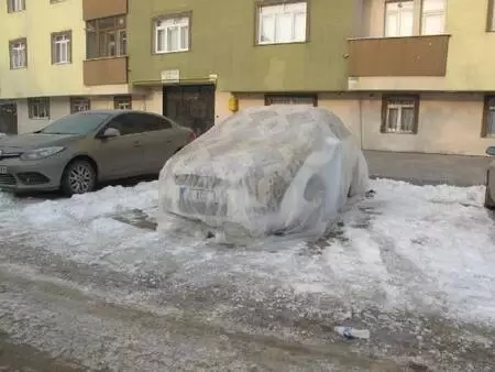 Ağrı Taşlıçay'da termometre sıfırın altında 26.1 dereceyi gördü! Tüm ilçe resmen dondu
