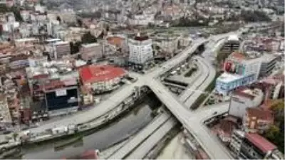 Zonguldak'ta cadde ve sokaklar boş kaldı Zonguldak'ta cadde ve sokaklar boş kaldı