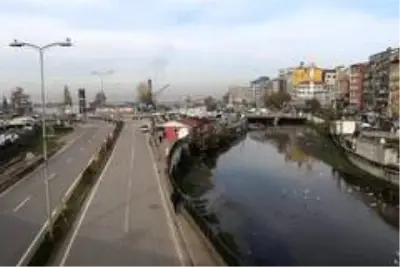 Zonguldak'ta cadde ve sokaklar boş kaldı Zonguldak'ta cadde ve sokaklar boş kaldı