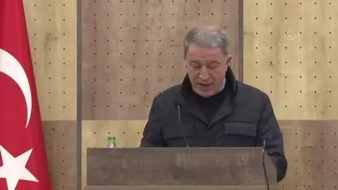 Akar: 'Katil Hafter ve destekçileri bilmelidirler ki, Türk unsurlarına herhangi bir saldırı girişiminde her yerde meşru hedef olarak görüleceklerdir' Akar: 'Katil Hafter ve destekçileri bilmelidirler ki, Türk unsurlarına herhangi bir saldırı girişiminde her yerde meşru hedef olarak görüleceklerdir'