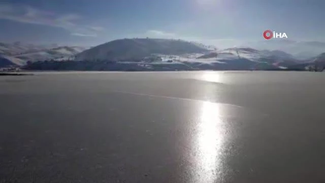 Aşkale buz kesti...Karasu Nehri ve HES Baraj Göleti dondu