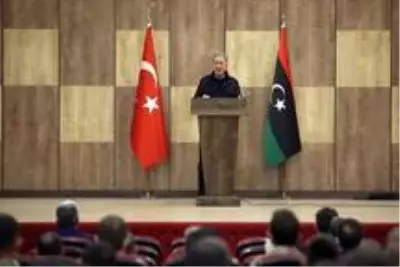 Son Dakika | Bakan Akar: 'Türk unsurlarına yapılacak herhangi bir saldırı girişiminde katil Hafter unsurları her yerde meşru hedef olarak görülecektir' Son Dakika | Bakan Akar: 'Türk unsurlarına yapılacak herhangi bir saldırı girişiminde katil Hafter unsurları her yerde meşru hedef olarak görülecektir'