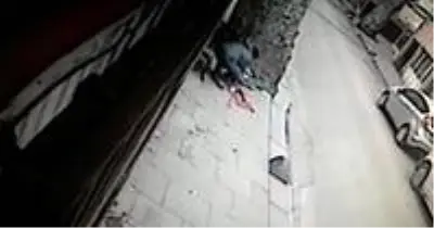 Son dakika haberleri! Beykoz'da Azerbaycan ve Türk bayraklarına çirkin saldırı kamerada Son dakika haberleri! Beykoz'da Azerbaycan ve Türk bayraklarına çirkin saldırı kamerada