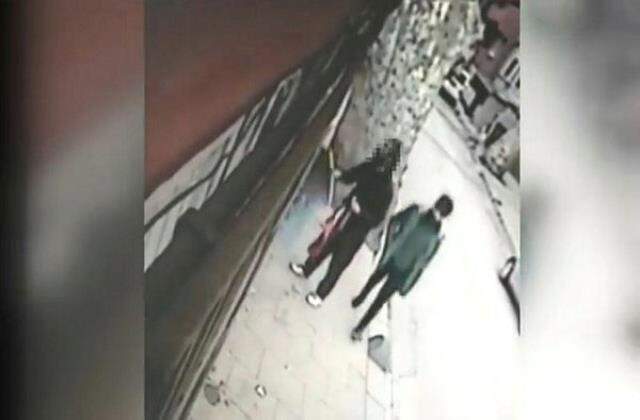 Beykoz'da Türk bayrağını yere atan şüpheli yakalandı! O anlar kamerada