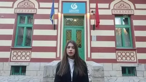 BOSNA HERSEK - Bosnalı öğrenciler, İstiklal Marşı'nı Türkçe ve Boşnakça okuyarak Mehmet Akif Ersoy'u andı BOSNA HERSEK - Bosnalı öğrenciler, İstiklal Marşı'nı Türkçe ve Boşnakça okuyarak Mehmet Akif Ersoy'u andı