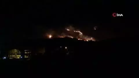 Hatay'da çıkan yangını söndürme çalışmaları sürüyor Hatay'da çıkan yangını söndürme çalışmaları sürüyor