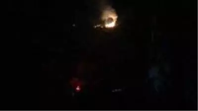 Hatay'da çıkan yangını söndürme çalışmaları sürüyor Hatay'da çıkan yangını söndürme çalışmaları sürüyor