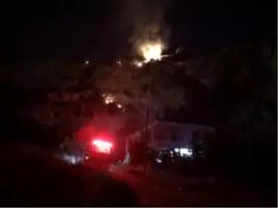 Hatay'da çıkan yangını söndürme çalışmaları sürüyor Hatay'da çıkan yangını söndürme çalışmaları sürüyor