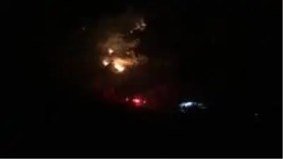 Hatay'da çıkan yangını söndürme çalışmaları sürüyor Hatay'da çıkan yangını söndürme çalışmaları sürüyor