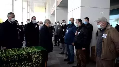 Son dakika! Kovid-19'dan hayatını kaybeden hastane personeli için tören düzenlendi Son dakika! Kovid-19'dan hayatını kaybeden hastane personeli için tören düzenlendi