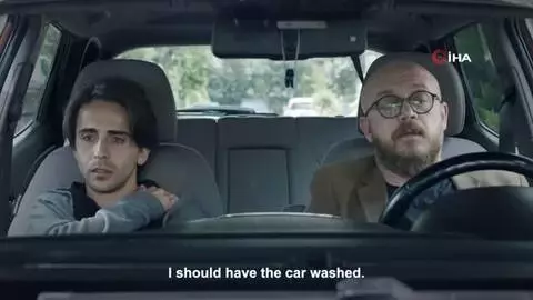 Sağlık temalı kısa film yarışmasında yönetmen doktora ödül Sağlık temalı kısa film yarışmasında yönetmen doktora ödül