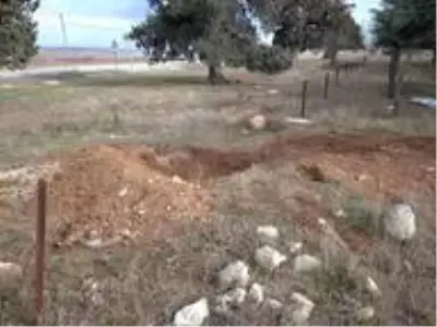 Sit alanında kaçak kazı yaparken yakalandılar Sit alanında kaçak kazı yaparken yakalandılar