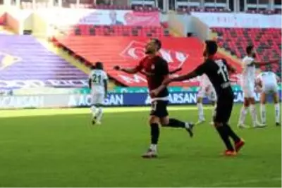 Süper Lig: Gaziantep FK: 3 Aytemiz Alanyaspor: 1 (Maç sonucu) Süper Lig: Gaziantep FK: 3 Aytemiz Alanyaspor: 1 (Maç sonucu)