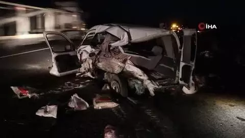 TEM'de otomobilin çarptığı hafif ticari araç sürücüsü öldü TEM'de otomobilin çarptığı hafif ticari araç sürücüsü öldü