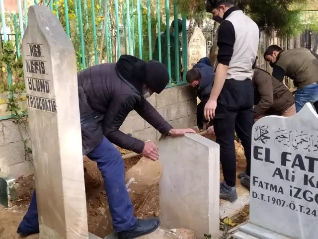 22 yıl sırtında gezdirdiği annesinin bu defa tabutunu sırtladı 22 yıl sırtında gezdirdiği annesinin bu defa tabutunu sırtladı