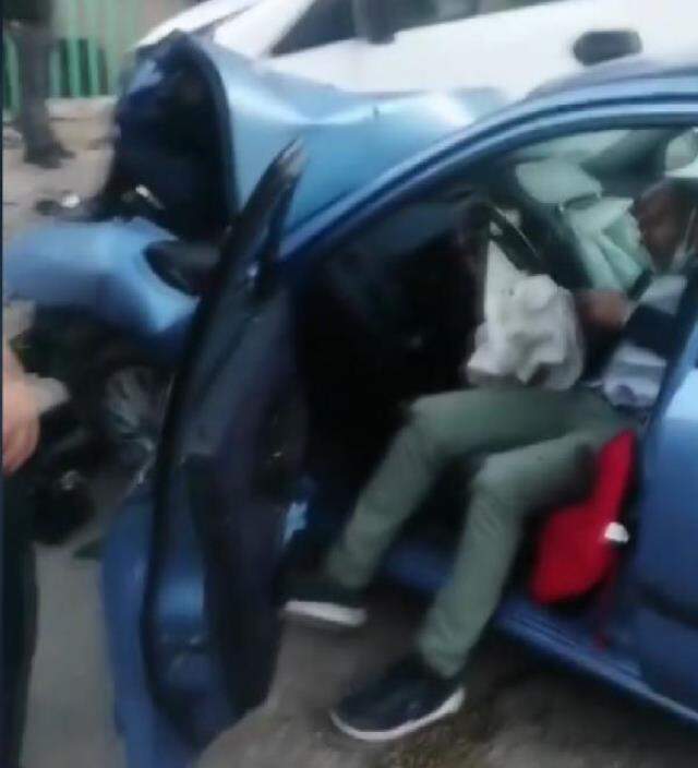 6 kişinin yaralandığı kaza, canlı yayına saniye saniye yansıdı