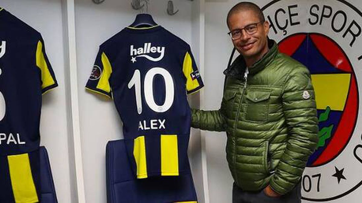 Alex de Souza yorumculuğu bıraktı, yeşil sahalara geri dönüyor: Antrenör olacağım