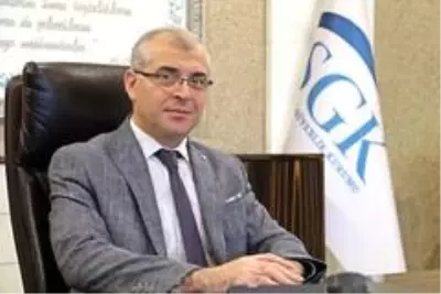 Antalya'da yağmur altında borç yapılandırma kuyruğu Antalya'da yağmur altında borç yapılandırma kuyruğu