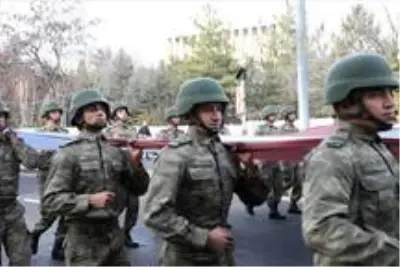 - Atatürk'ün Ankara'ya gelişinin 101'inci yıl dönümünde geleneksel 'Garnizon Koşusu' yapıldı - Atatürk'ün Ankara'ya gelişinin 101'inci yıl dönümünde geleneksel 'Garnizon Koşusu' yapıldı
