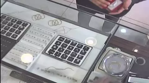 Ayar hilesiyle kuyumcuları dolandıran 3 şüpheli tutuklandı Ayar hilesiyle kuyumcuları dolandıran 3 şüpheli tutuklandı