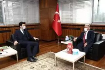 Başkan Büyükkılıç'tan gilaburu ve hayvancılık hamlesi Başkan Büyükkılıç'tan gilaburu ve hayvancılık hamlesi