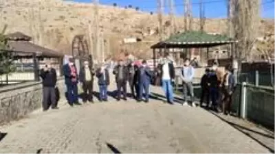 Son dakika haberi! Bu köyde çocuklar uzaktan eğitim alabilmek için tepelere çıkıyor