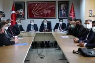 CHP, rüşvetten tutuklanan eski Belediye Başkanı Kadir Aydar'a sahip çıktı CHP, rüşvetten tutuklanan eski Belediye Başkanı Kadir Aydar'a sahip çıktı