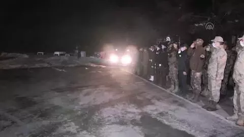 Son Dakika | Hakkari'de çığ düşmesi sonucu şehit olan askerin naaşı törenle memleketine uğurlandı Son Dakika | Hakkari'de çığ düşmesi sonucu şehit olan askerin naaşı törenle memleketine uğurlandı