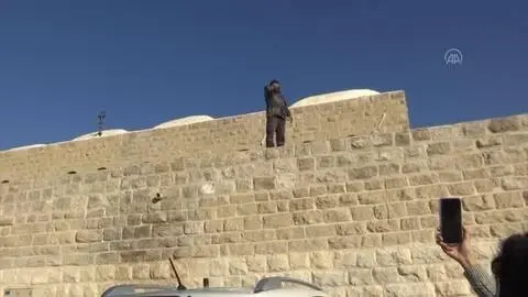 Filistinlilerden Batı Şeria'daki Nebi Musa Makamı Külliyesi'nde eğlence düzenlenmesine tepki Filistinlilerden Batı Şeria'daki Nebi Musa Makamı Külliyesi'nde eğlence düzenlenmesine tepki