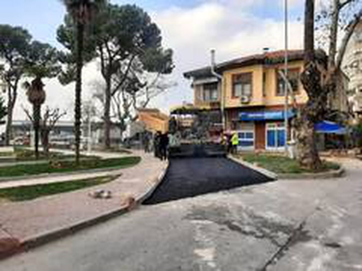 Gemlik'te hizmetler sürüyor, yeni spor tesisi geliyor