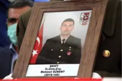 İzmir şehidine hüzünlü veda İzmir şehidine hüzünlü veda