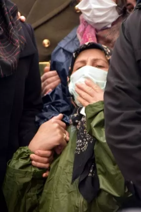 Son dakika haber: Şehit Uzman Çavuş Özbent son yolculuğuna uğurlandı Son dakika haber: Şehit Uzman Çavuş Özbent son yolculuğuna uğurlandı