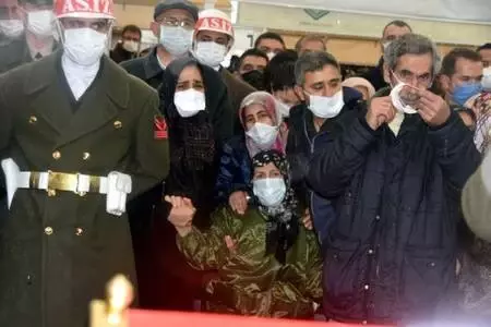 Son dakika haber: Şehit Uzman Çavuş Özbent son yolculuğuna uğurlandı Son dakika haber: Şehit Uzman Çavuş Özbent son yolculuğuna uğurlandı