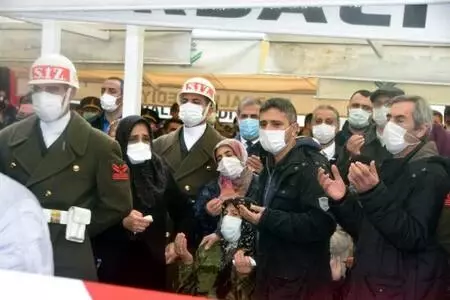 Son dakika haber: Şehit Uzman Çavuş Özbent son yolculuğuna uğurlandı Son dakika haber: Şehit Uzman Çavuş Özbent son yolculuğuna uğurlandı