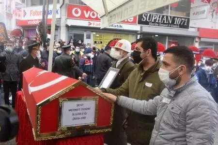 Son dakika haber: Şehit Uzman Çavuş Özbent son yolculuğuna uğurlandı Son dakika haber: Şehit Uzman Çavuş Özbent son yolculuğuna uğurlandı