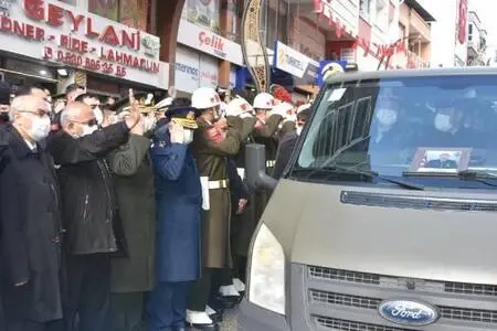 Son dakika haber: Şehit Uzman Çavuş Özbent son yolculuğuna uğurlandı Son dakika haber: Şehit Uzman Çavuş Özbent son yolculuğuna uğurlandı