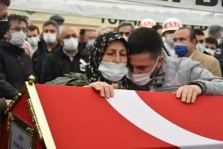 Son dakika haber: Şehit Uzman Çavuş Özbent son yolculuğuna uğurlandı Son dakika haber: Şehit Uzman Çavuş Özbent son yolculuğuna uğurlandı