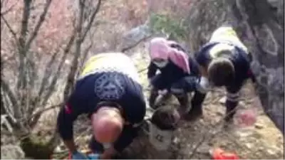 - Kayalıklardan düşen avcı ölümden döndü- Ayağı kırılan avcıyı Doğa Koruma ve Milli Parklar ekipleri kurtardı - Kayalıklardan düşen avcı ölümden döndü- Ayağı kırılan avcıyı Doğa Koruma ve Milli Parklar ekipleri kurtardı