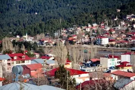 Kışın 700 kişinin yaşadığı yaylada, salgın nedeniyle nüfus 15 kat arttı Kışın 700 kişinin yaşadığı yaylada, salgın nedeniyle nüfus 15 kat arttı