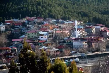 Kışın 700 kişinin yaşadığı yaylada, salgın nedeniyle nüfus 15 kat arttı Kışın 700 kişinin yaşadığı yaylada, salgın nedeniyle nüfus 15 kat arttı