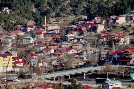 Kışın 700 kişinin yaşadığı yaylada, salgın nedeniyle nüfus 15 kat arttı Kışın 700 kişinin yaşadığı yaylada, salgın nedeniyle nüfus 15 kat arttı
