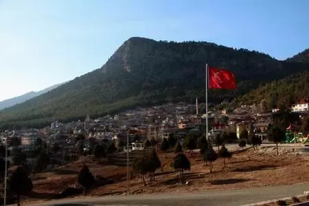 Kışın 700 kişinin yaşadığı yaylada, salgın nedeniyle nüfus 15 kat arttı Kışın 700 kişinin yaşadığı yaylada, salgın nedeniyle nüfus 15 kat arttı
