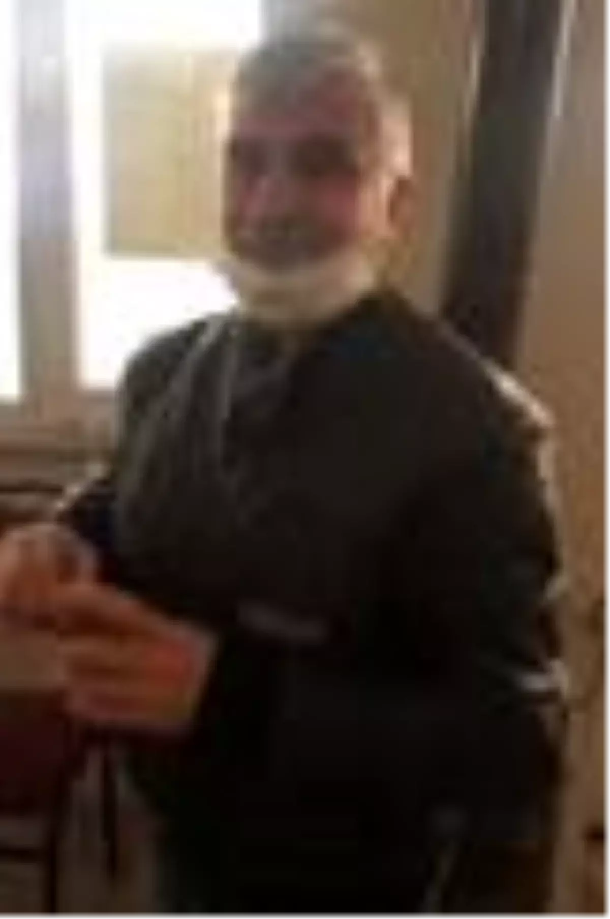 Kumar masasında yakalanınca çay içiyormuş numarası yaptı