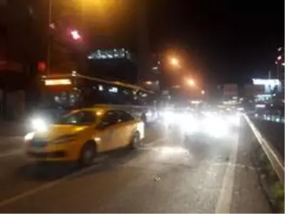 Mecidiyeköy'de zincirleme kaza: 2 yaralı