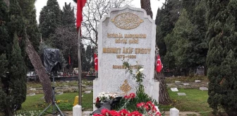 Mehmet Akif Ersoy mezarı başında dualarla anıldı